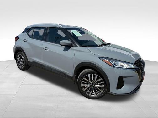 Boulder Gray Pearl 2023 Nissan Kicks SV