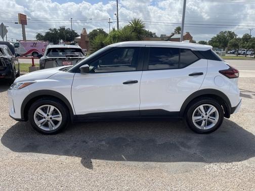2024 Nissan Kicks S