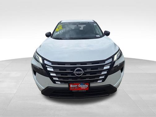 Everest White P 2025 Nissan Rogue S