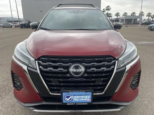 2022 Nissan Kicks SR