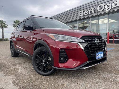 2022 Nissan Kicks SR