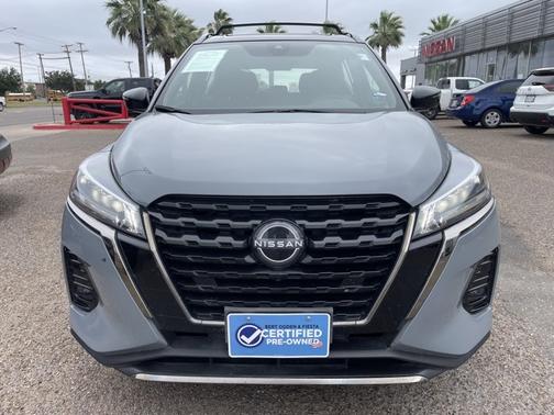 2023 Nissan Kicks SR
