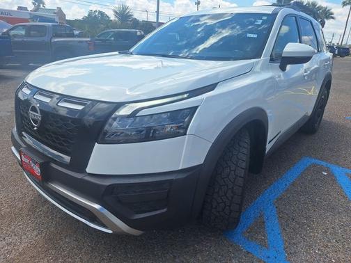 Glacier White 2024 Nissan Pathfinder Rock Creek