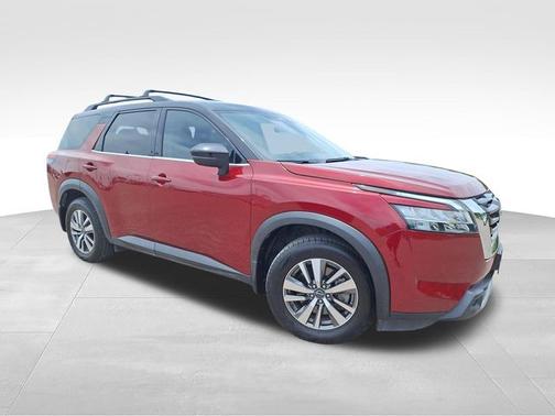 2 Tone Red / Black Roof 2023 Nissan Pathfinder SL