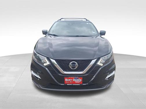 Magnetic Black 2022 Nissan Rogue Sport SL