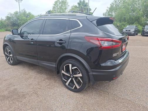 Magnetic Black 2022 Nissan Rogue Sport SL