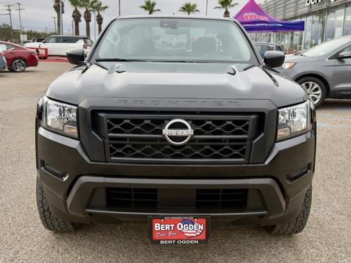2022 Nissan Frontier S