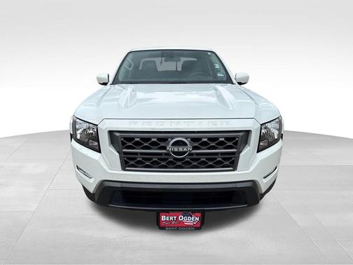 Glacier White 2024 Nissan Frontier SV