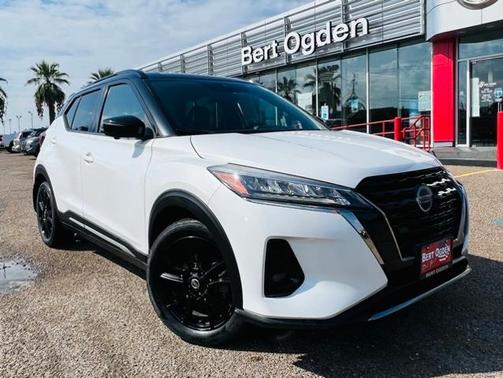 2021 Nissan Kicks SR