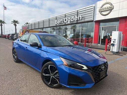 2025 Nissan Altima SR