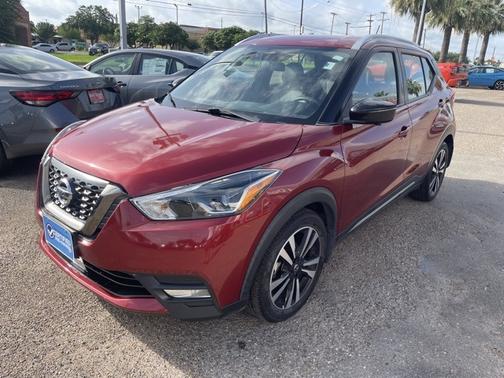 2020 Nissan Kicks SR