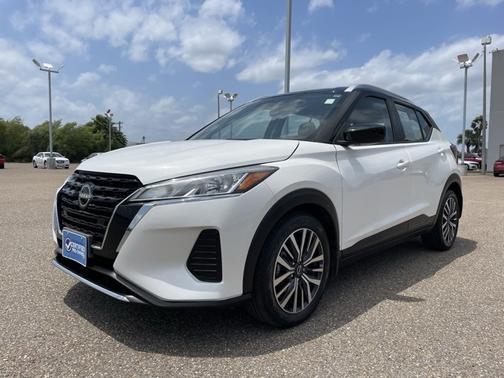 2022 Nissan Kicks SV