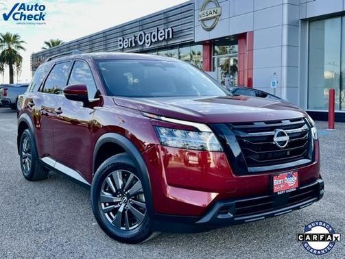 2022 Nissan Pathfinder SV
