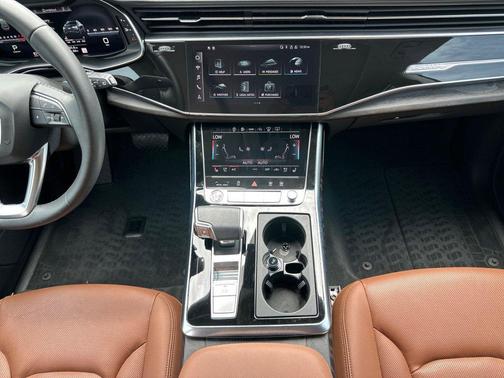 Glacier White Metallic 2022 Audi Q8 55 Prestige