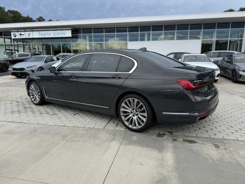 2022 BMW 750 i xDrive