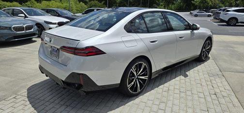 Mineral White Metallic 2026 BMW 530 530i