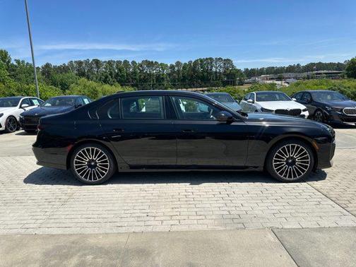 Black Sapphire Metallic 2026 BMW 740 740i