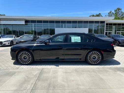 Black Sapphire Metallic 2026 BMW 740 740i