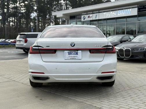 2021 BMW 750 i xDrive