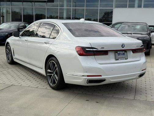 2021 BMW 750 i xDrive