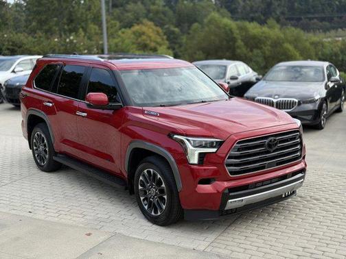 2024 Toyota Sequoia SR5