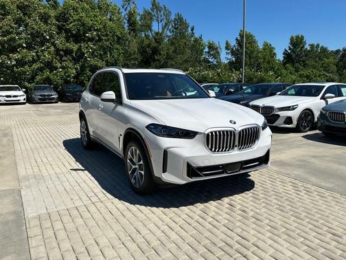 Alpine White 2026 BMW X5 sDrive40i