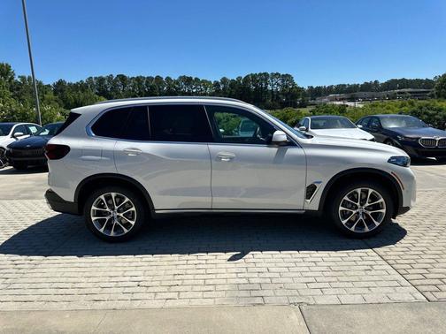 Alpine White 2026 BMW X5 sDrive40i