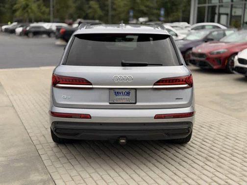 2021 Audi Q7 55 Prestige