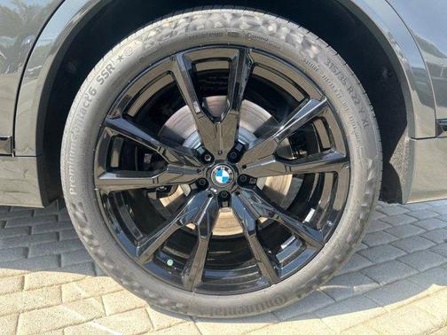 Dravit Grey Metallic 2026 BMW X7 M60i