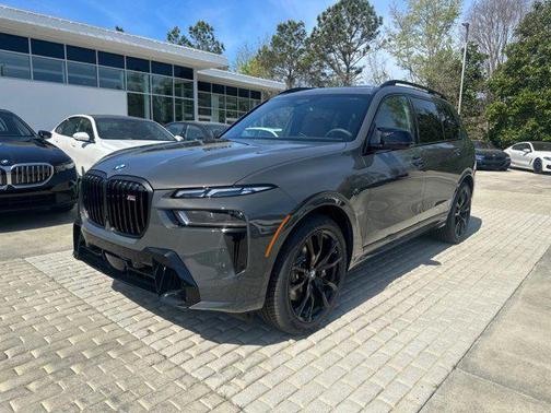 Dravit Grey Metallic 2026 BMW X7 M60i