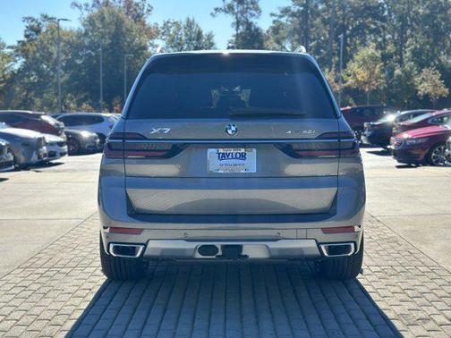 2026 BMW X7 xDrive40i