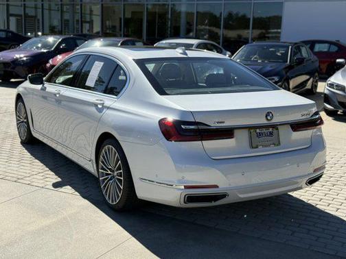 2021 BMW 750 i xDrive