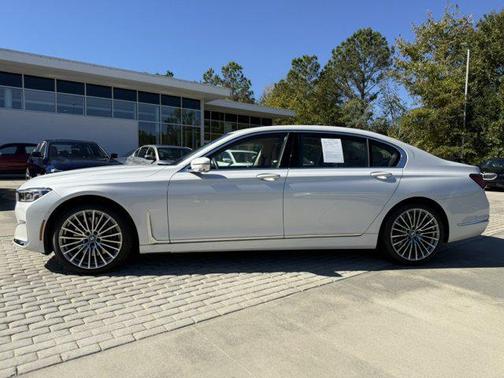 2021 BMW 750 i xDrive
