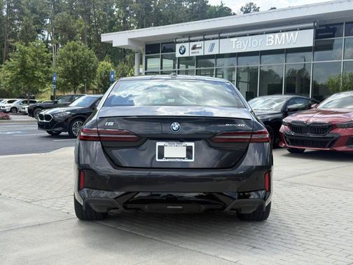 Dark Graphite Metallic 2026 BMW i5 eDrive40