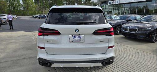 Mineral White Metallic 2026 BMW X5 xDrive40i