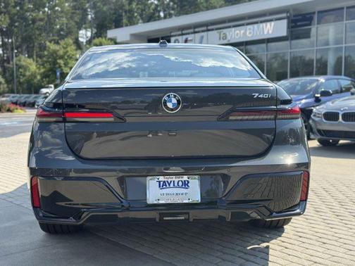 2026 BMW 740 740i