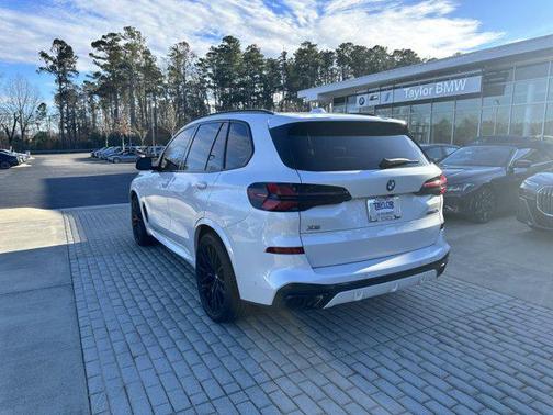 2024 BMW X5 M60i