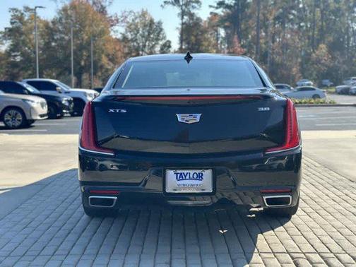 2018 Cadillac XTS Premium Luxury