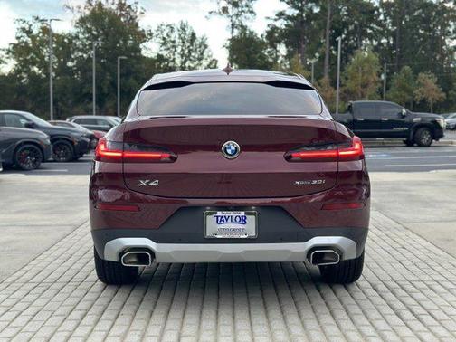 2025 BMW X4 xDrive30i