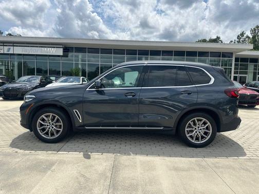 Gray 2022 BMW X5 sDrive40i
