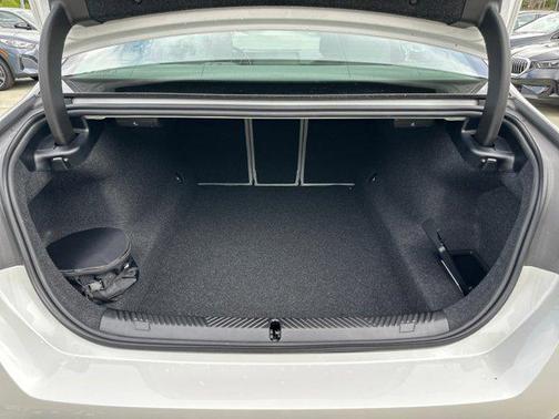 Mineral White Metallic 2026 BMW 530 530i