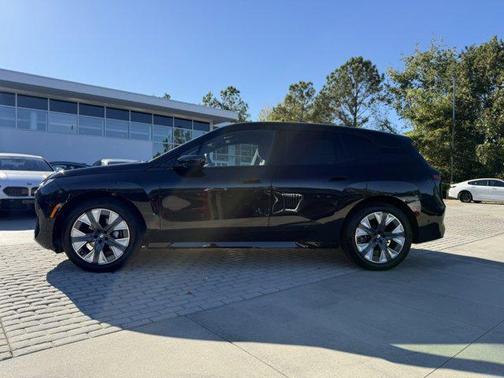 2026 BMW iX xDrive60