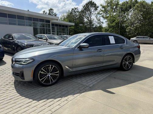 2022 BMW 530 i