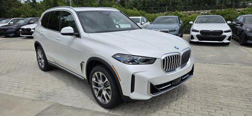 Mineral White Metallic 2026 BMW X5 sDrive40i