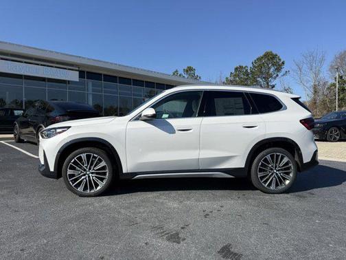 Mineral White Metallic 2026 BMW X1 xDrive28i