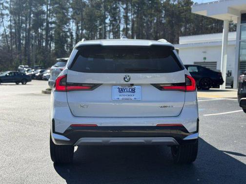 Mineral White Metallic 2026 BMW X1 xDrive28i