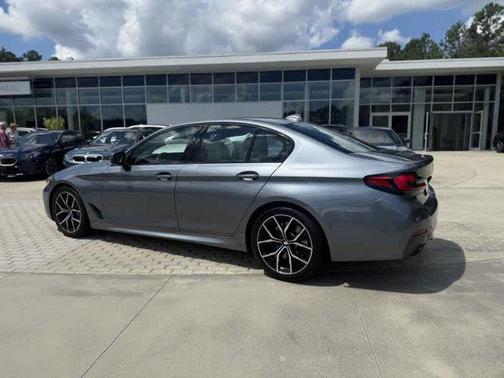 2022 BMW 530 i