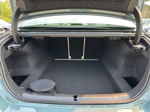 Cape York Green Metallic 2026 BMW 530 530i