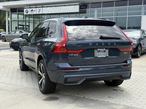 Denim Blue Metallic 2025 Volvo XC60 B5 Ultra
