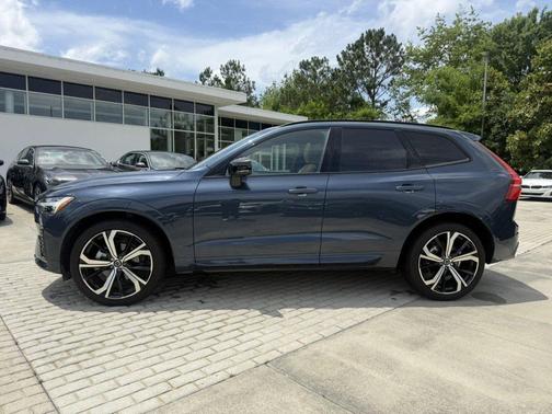 Denim Blue Metallic 2025 Volvo XC60 B5 Ultra